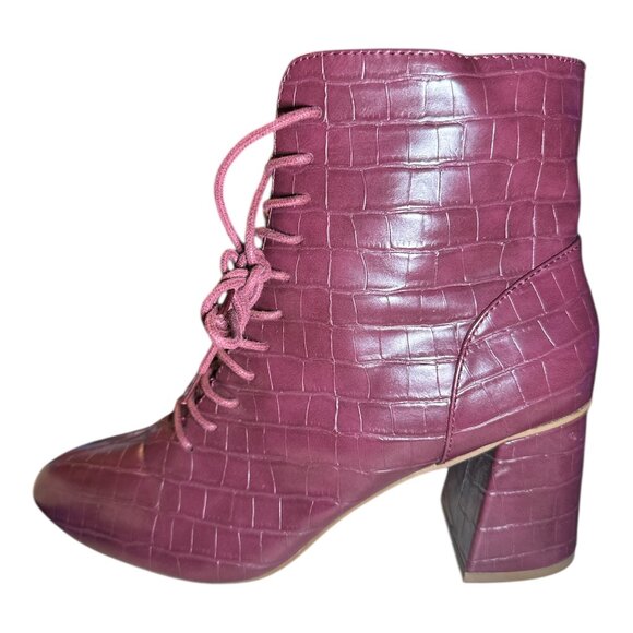 XOXO Women’s Burgundy Victorian Lace-Up Booties Size 9 Croc Embossed - Picture 3 of 10